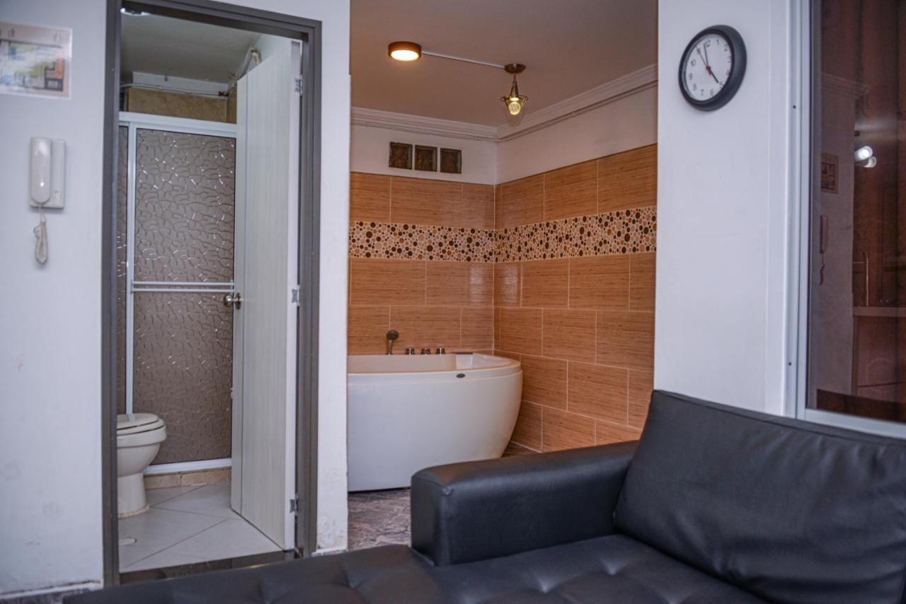 Apartment Carrera 301 Medellín Exteriör bild